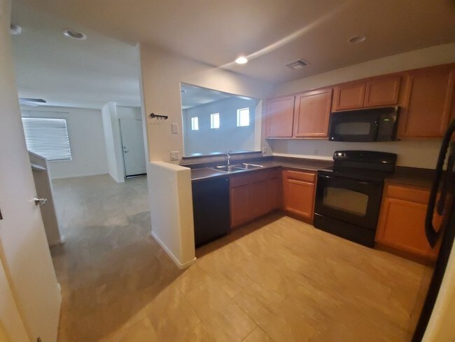 Building Photo - 10675 E Singing Canyon Dr