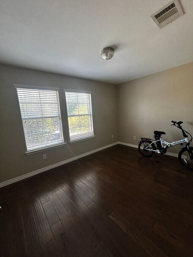Building Photo - Charming 3 beds 2 baths in Pflugerville!