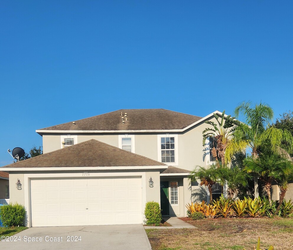 Foto principal - 1718 Sawgrass Dr SW