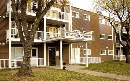 Photo du bâtiment - 1355 12th Av SW