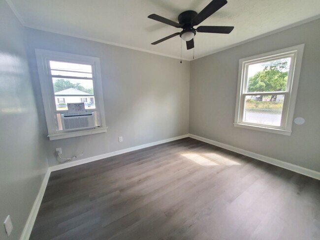 Foto del edificio - 418 Lake Ave