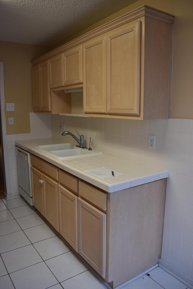 Building Photo - 710 Legacy Ct