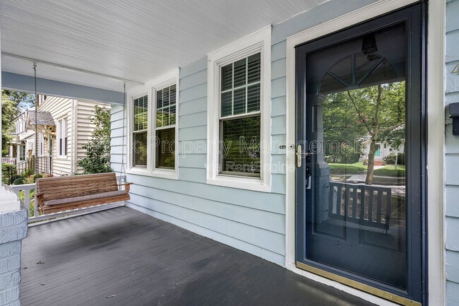 Building Photo - 4007 Chevy Chase St
