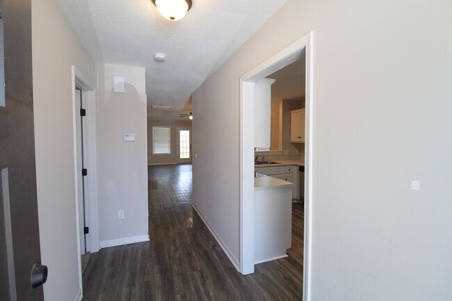 Foto del edificio - 419 Andover Dr