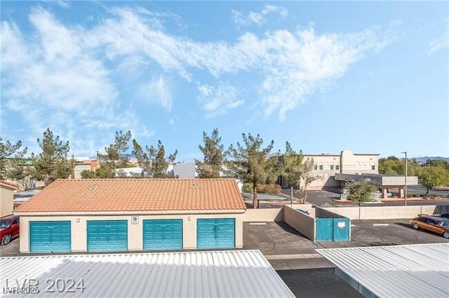 Building Photo - 1545 Lake Placid Terrace