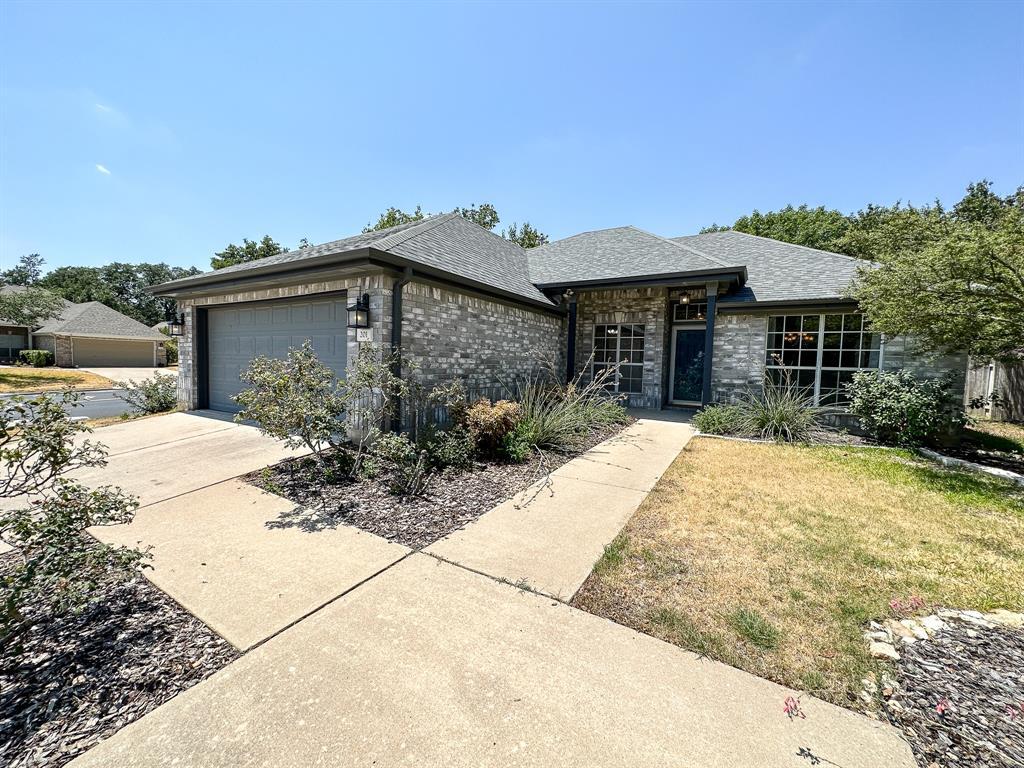 Primary Photo - 201 Rio Vista Dr