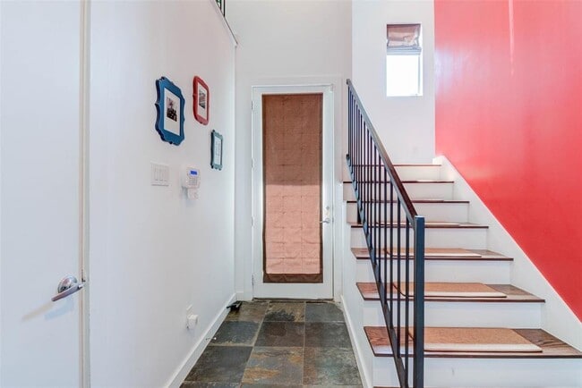 Building Photo - 1409 Laird St