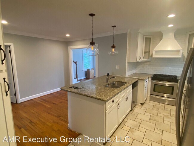 Building Photo - 4 br, 2 bath House - 1500 30th St.