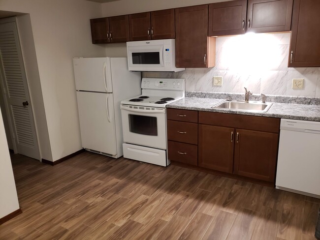 Foto del edificio - 3032 Kimball Ave
