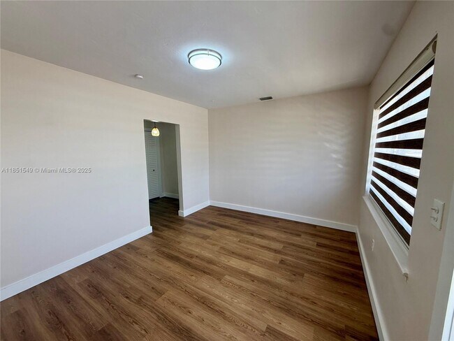 Building Photo - 3625 NW Flagler Terrace