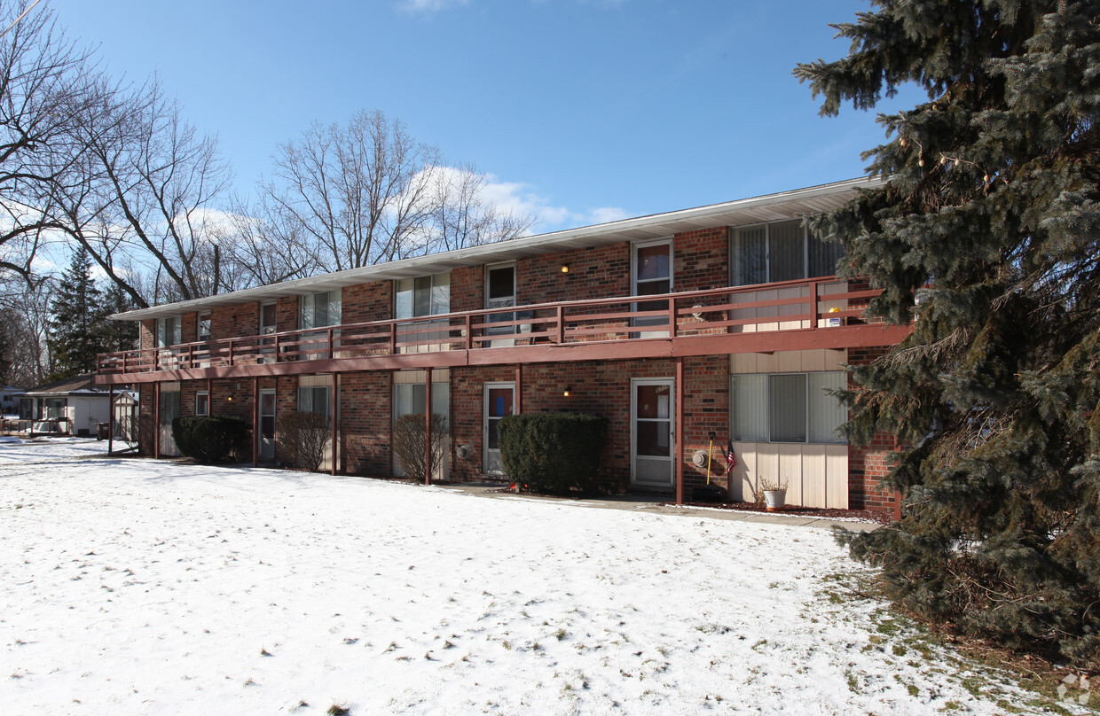 Building Photo - Lake Drive Apartments