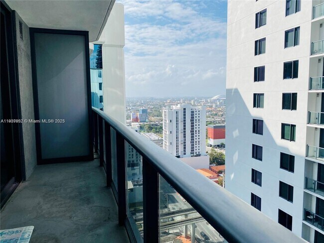 Foto del edificio - 55 SW 9th St