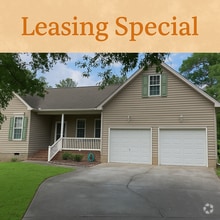 Building Photo - 245 Doral Dr