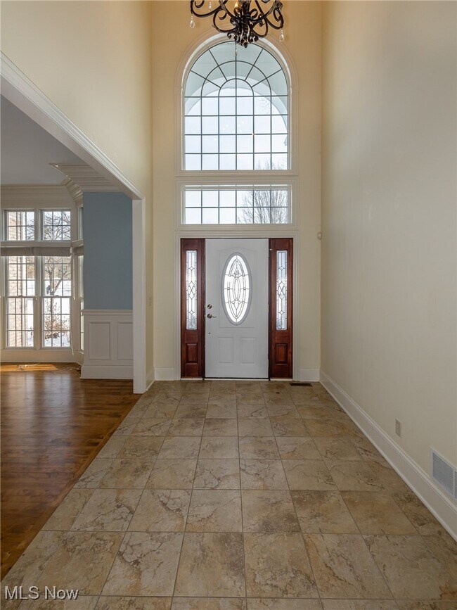 Building Photo - 4025 Meadowvale Ct