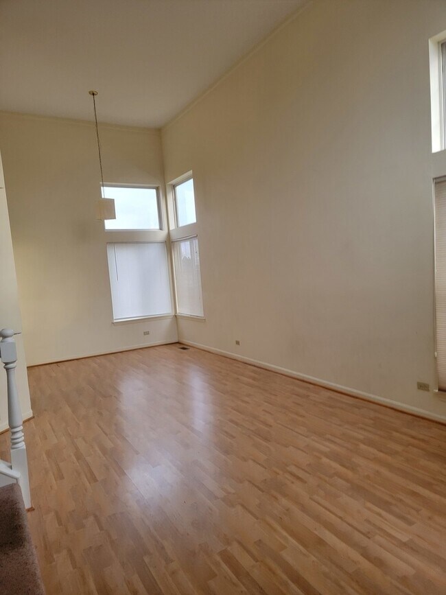 Foto del edificio - 2135 Feldott Ln
