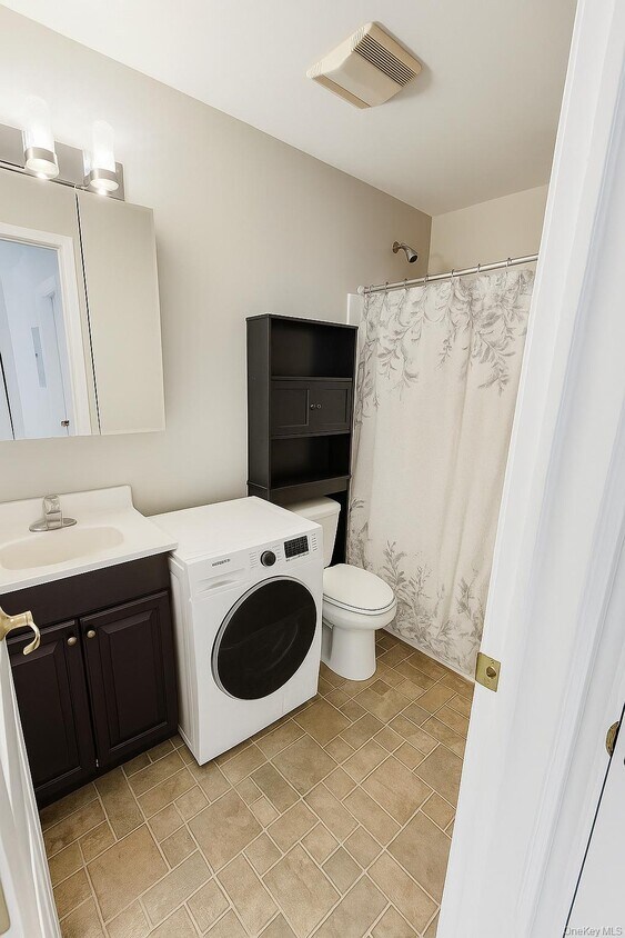 Foto del edificio - 224 Walsh Ave