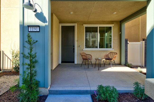 Foto del edificio - 1191 Grassland Rd