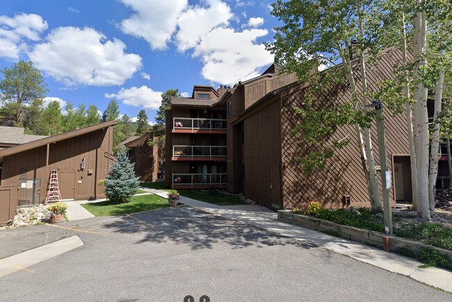 Building Photo - 423 Wild Irishman Rd