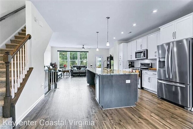 Foto del edificio - 3 br, 3.5 bath House - 3903 Prospect St