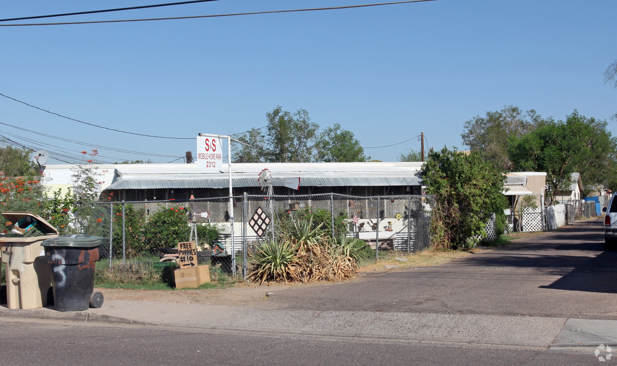 Foto principal - S & S Mobile Home Park-25 Spaces