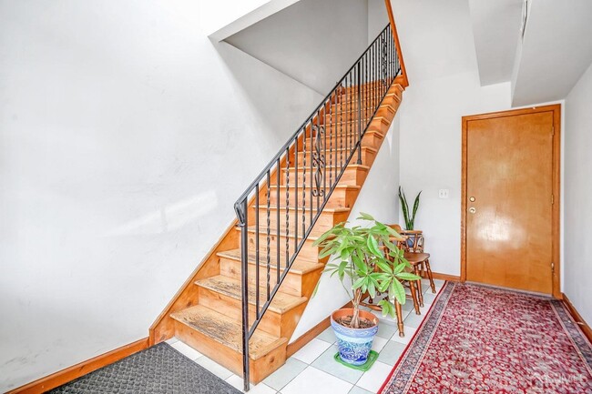 Foto del edificio - 125 Elizabeth Ave