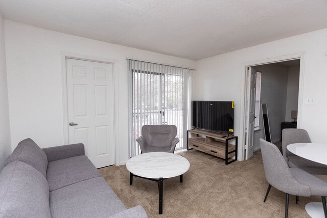 Building Photo - 915 Cameo Dr