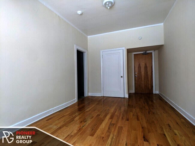 Foto del edificio - 536 W Arlington Pl