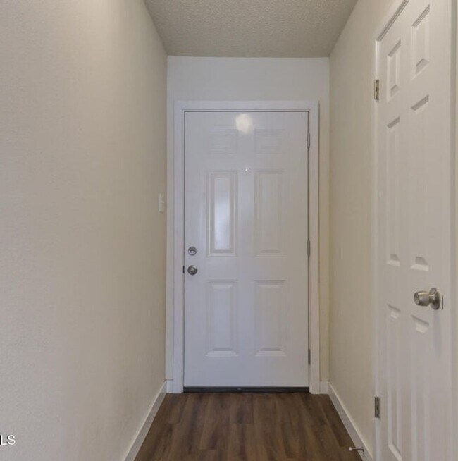 Building Photo - 3/2/1 FOR LEASE - SOUTH LUBBOCK