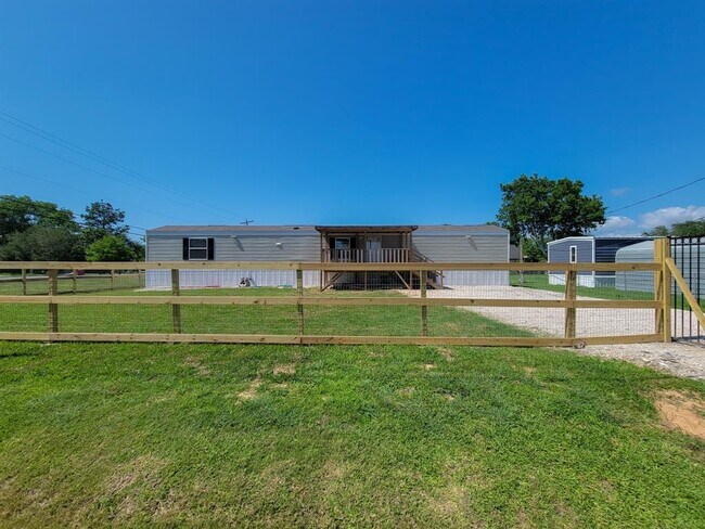 Building Photo - 7501 Primrose St