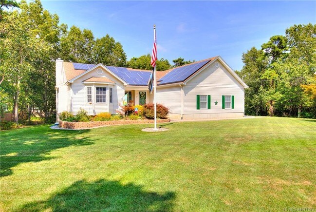Building Photo - 9 Maplewood Dr