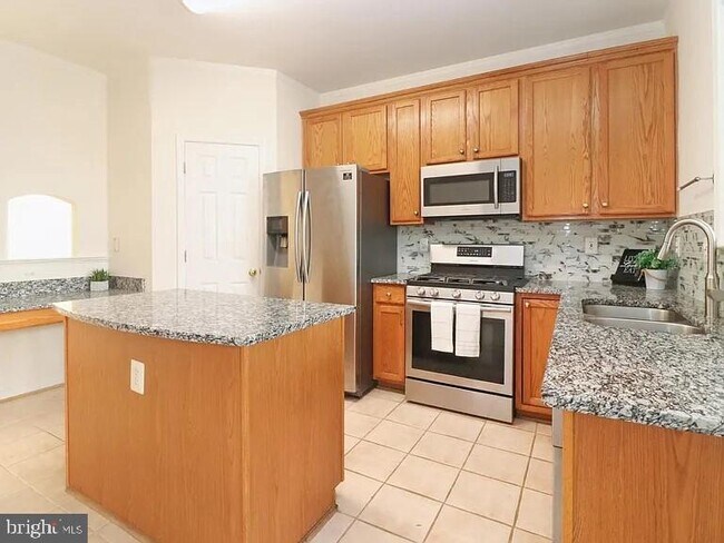 Building Photo - 2423 Corn Crib Ct