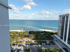 Foto del edificio - 6450 Collins Ave