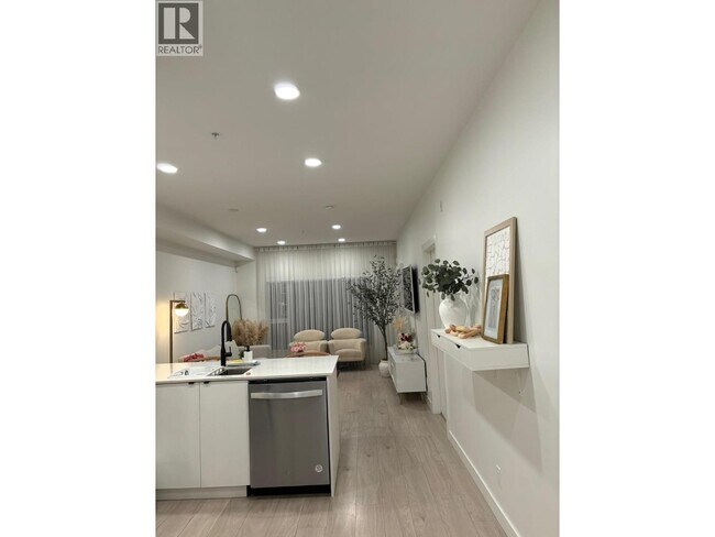 Photo du bâtiment - 2345 Rindall Ave