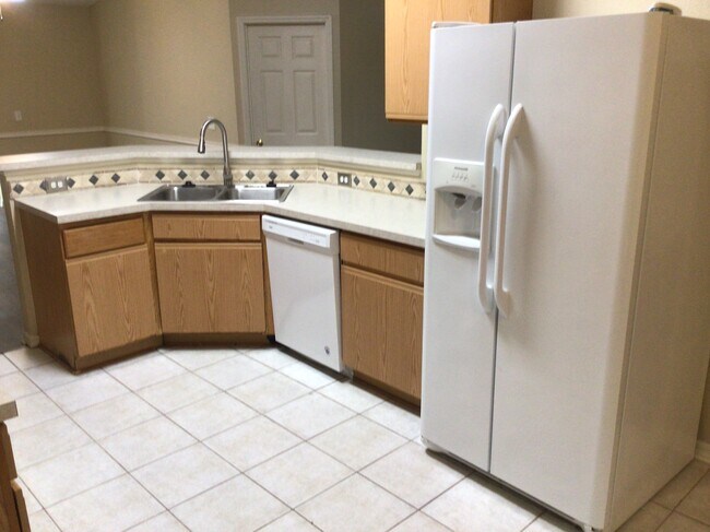 Foto del edificio - 3293 Carlotta Rd