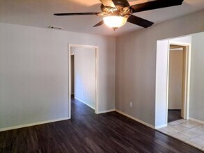 Building Photo - 56041 Glenwick Ln
