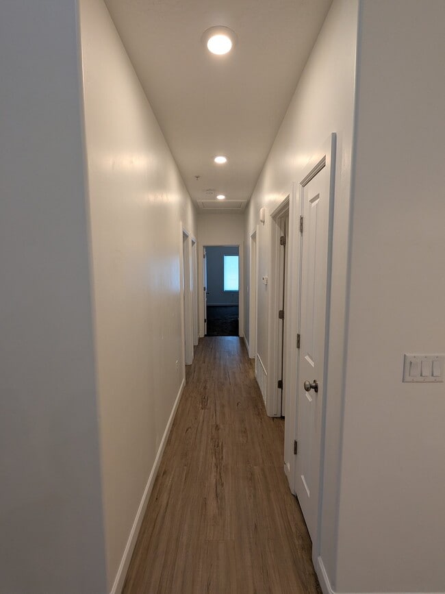 Building Photo - 344 S 740 W