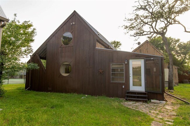 Building Photo - 128 Topspin Cir