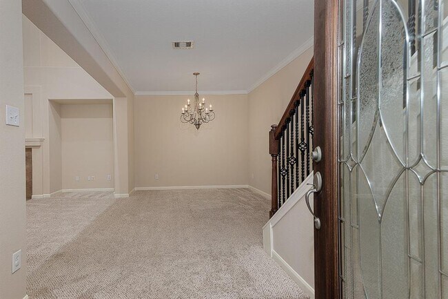 Building Photo - 50 E Pipers Green St
