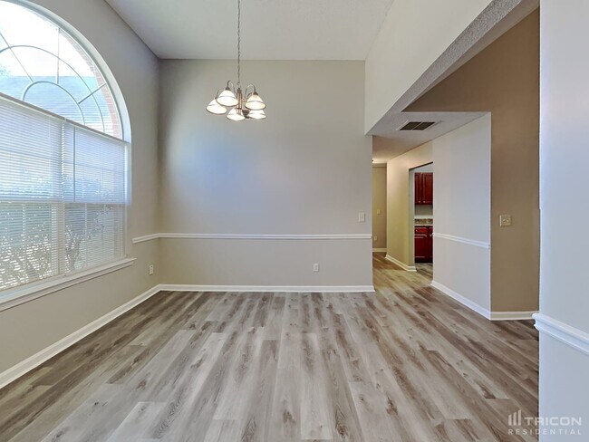 Foto del edificio - 5515 Sapphire Cir