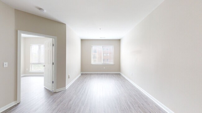 Interior Photo - 20 Lambourne