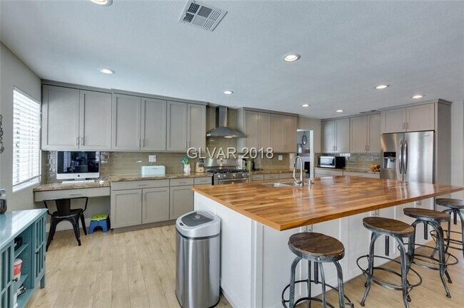 Foto del edificio - 6BD/5BA!! POOL/SPA!!