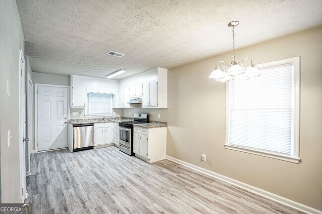 Foto del edificio - 1516 Pine Cone Ln NW