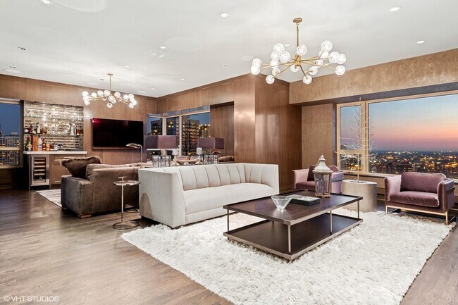 Building Photo - 800 N Michigan Ave