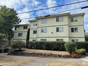 Building Photo - 301 26th Ave S