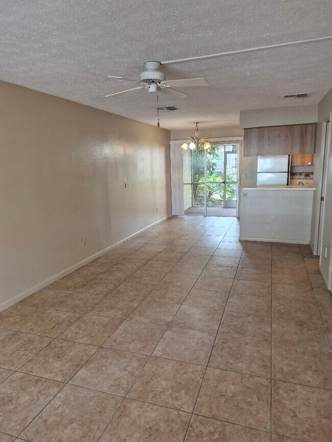 Building Photo - 608 Lynchburg Dr