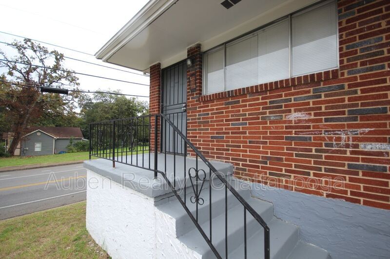 Primary Photo - 2014 Vine St
