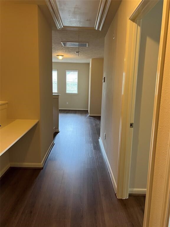 Foto del edificio - 1720 Tornado