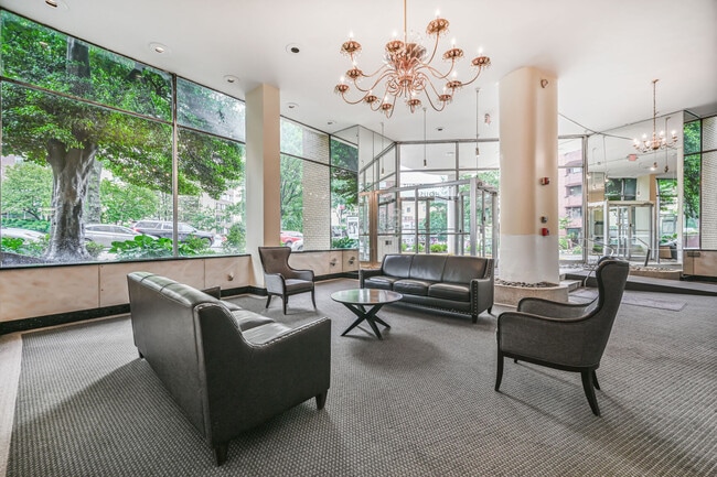 Foto del edificio - Connecticut House Apartments