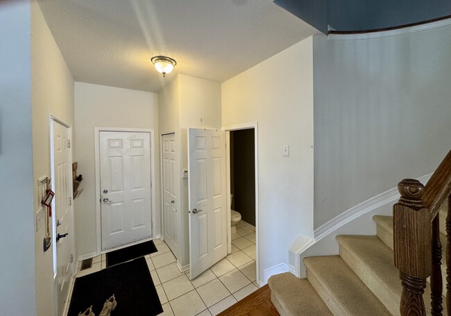 Building Photo - 480 Lawler Crescent