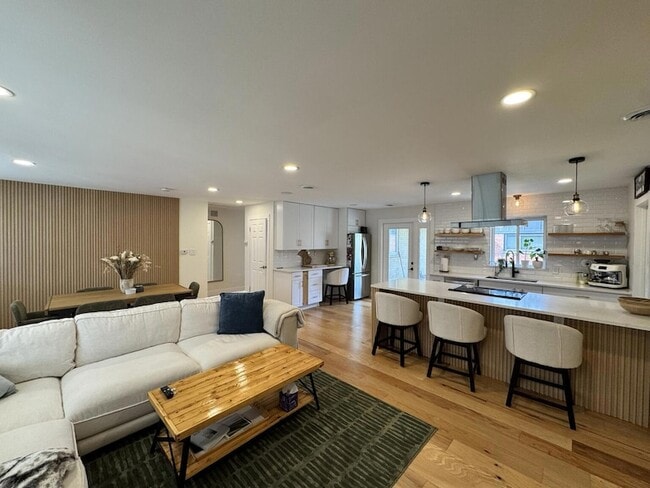 Building Photo - 2380 Walce Dr
